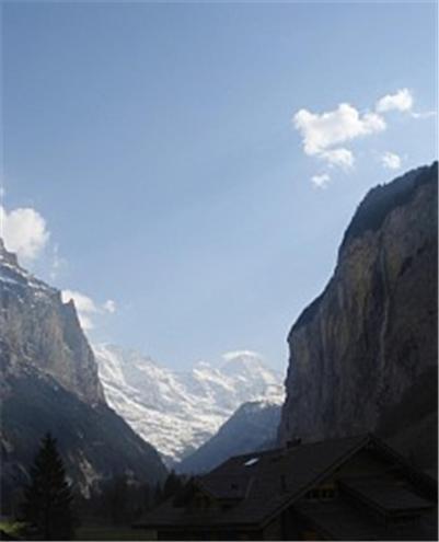 Charming Penthouse Appartement Lauterbrunnen Buitenkant foto