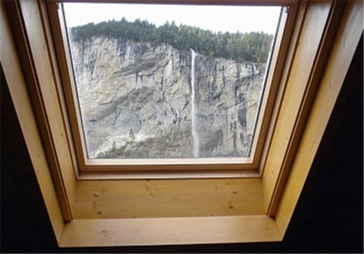 Charming Penthouse Appartement Lauterbrunnen Kamer foto
