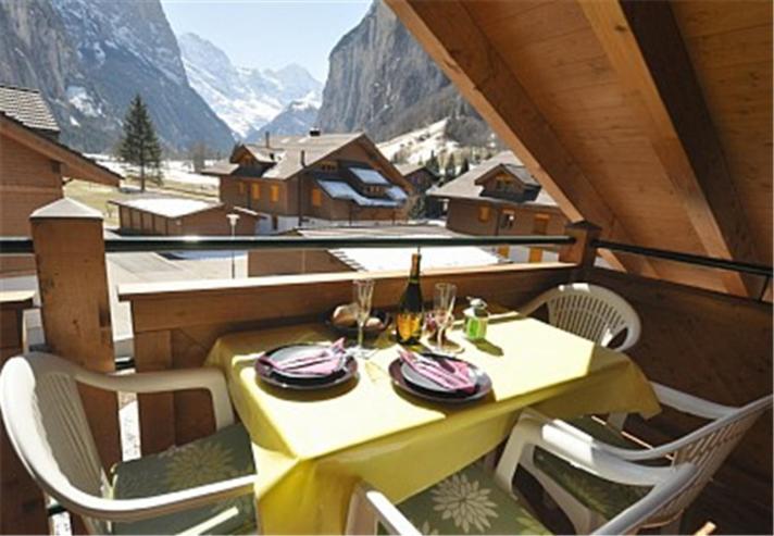 Charming Penthouse Appartement Lauterbrunnen Kamer foto